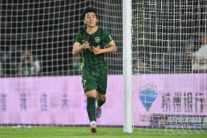 开云体育app下载-23岁陶强龙俱乐部各项职业赛事出场100次，共打进12球