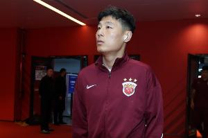 开云体育下载app-东体：武磊现在膝盖显示仍有碎骨，比赛前要吃止痛药