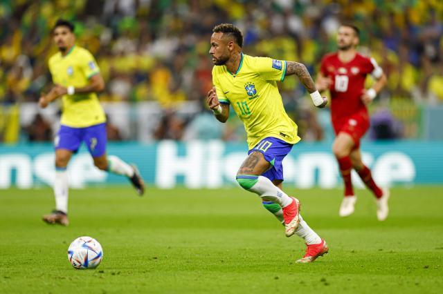 两届首战被侵犯19次 掩面而泣的内马尔实在太难了