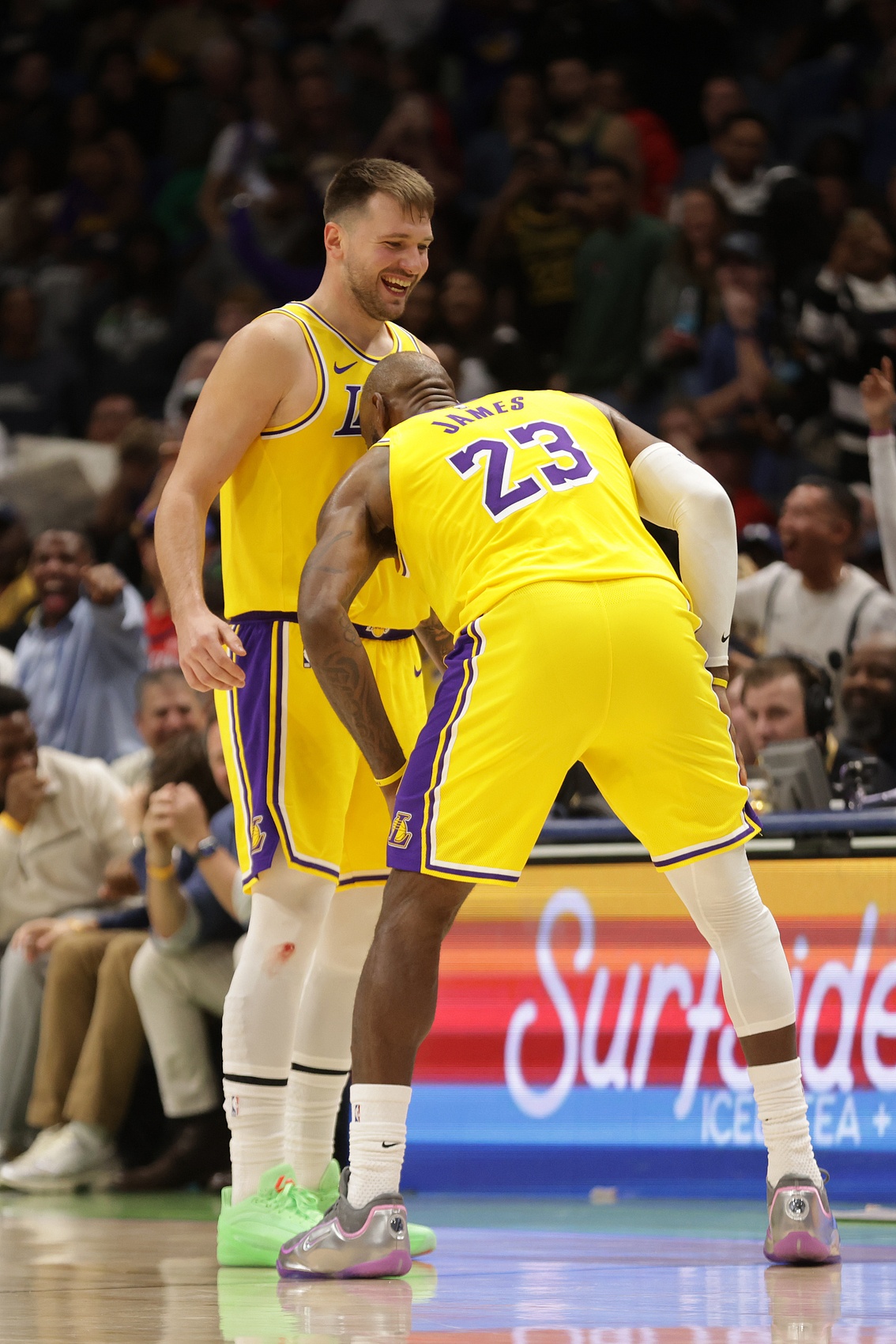 开云体育下载安装-接下来7连客！湖人本赛季客场14胜 联盟第三多 仅次于掘金雷霆