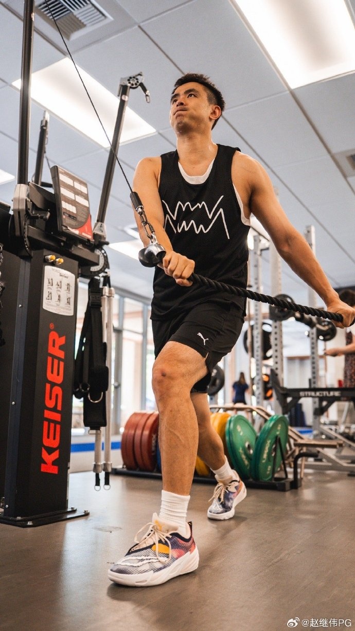 赵继伟社交媒体发布近期照片：提及错过与科比会面机会 强调珍视此刻