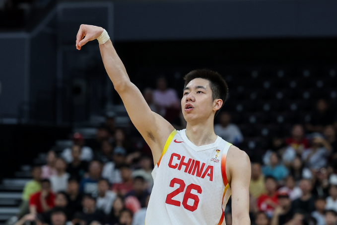 开云体育下载安装-报平安！朱俊龙末节受伤下场 赛后：伤病没事不用做核磁共振