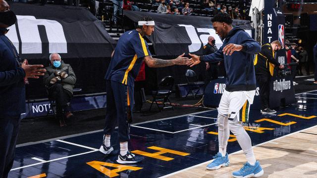 开云体育下载app-7连胜！爵士制霸西北区 米切尔用行动打脸鲨鱼